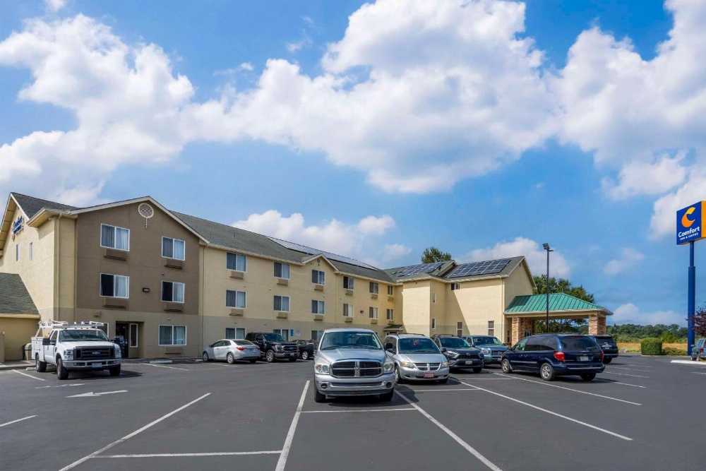 Comfort Inn & Suites Redwood Country Main image